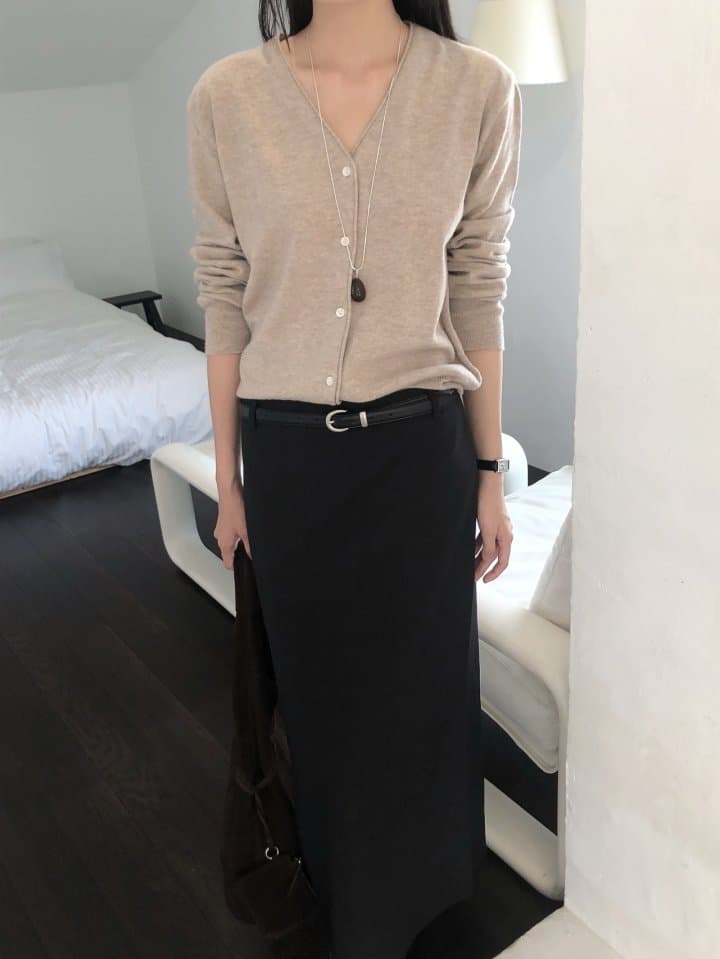[LE BUTTER] Dran V-Neck Cardigan 4