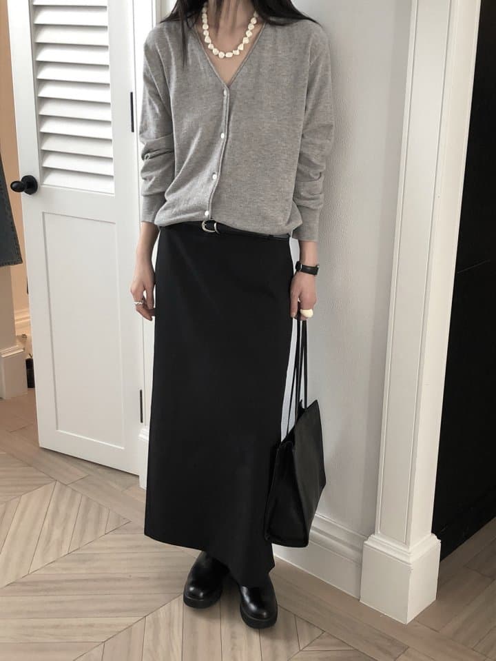 [LE BUTTER] Dran V-Neck Cardigan 2
