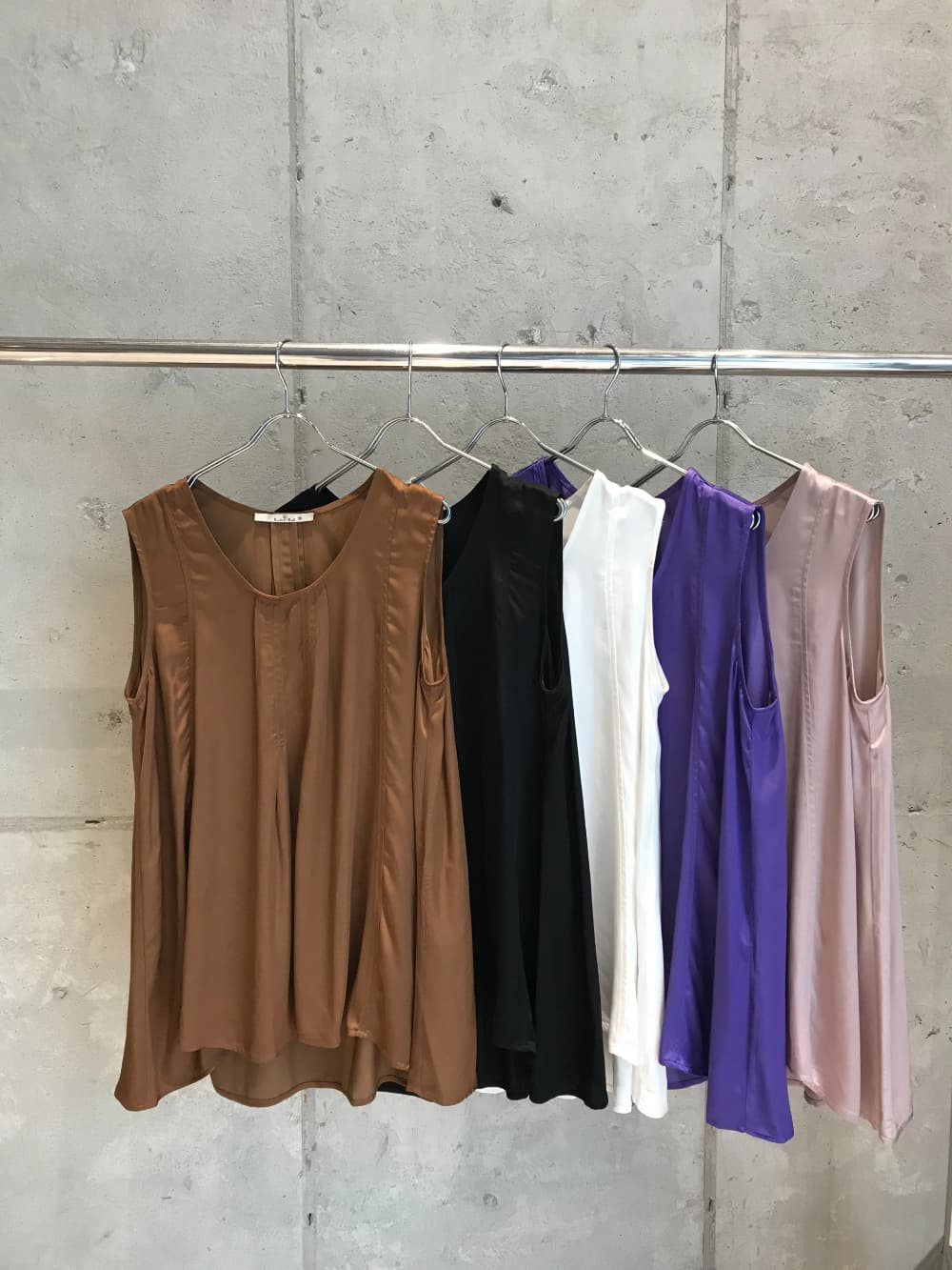 [ROOKIEBUD] Pin Tuck Pleated Sleeveless Top 9