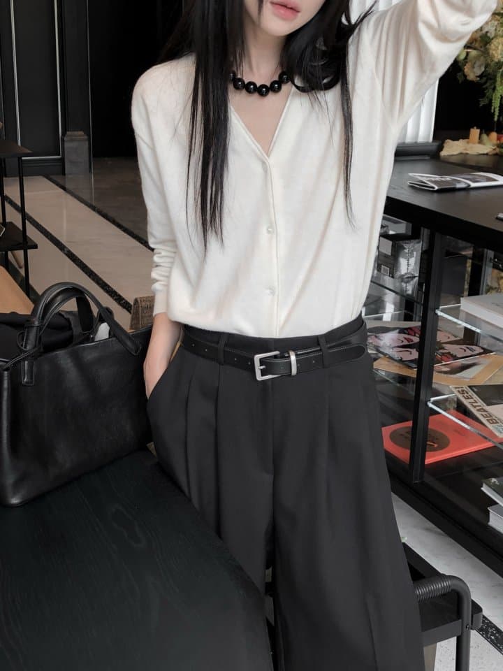 [LE BUTTER] Dran V-Neck Cardigan 8