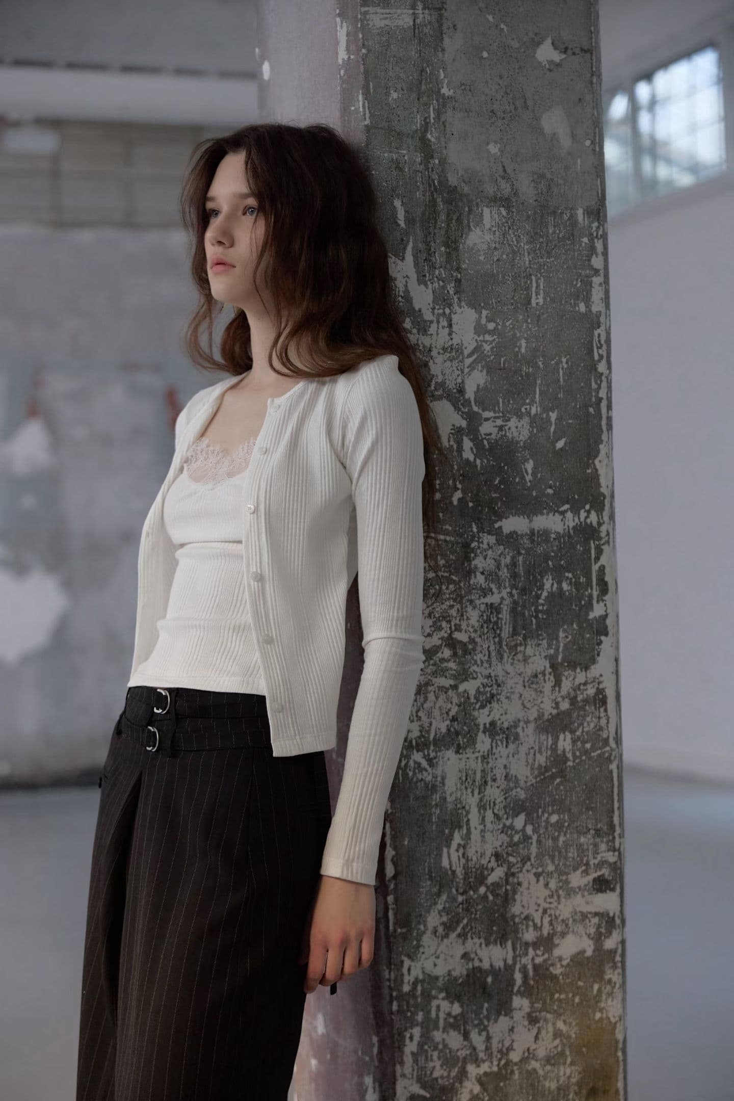 [FOUNDATION] Neutral Lace Sleeveless Top Cardigan Combo 2
