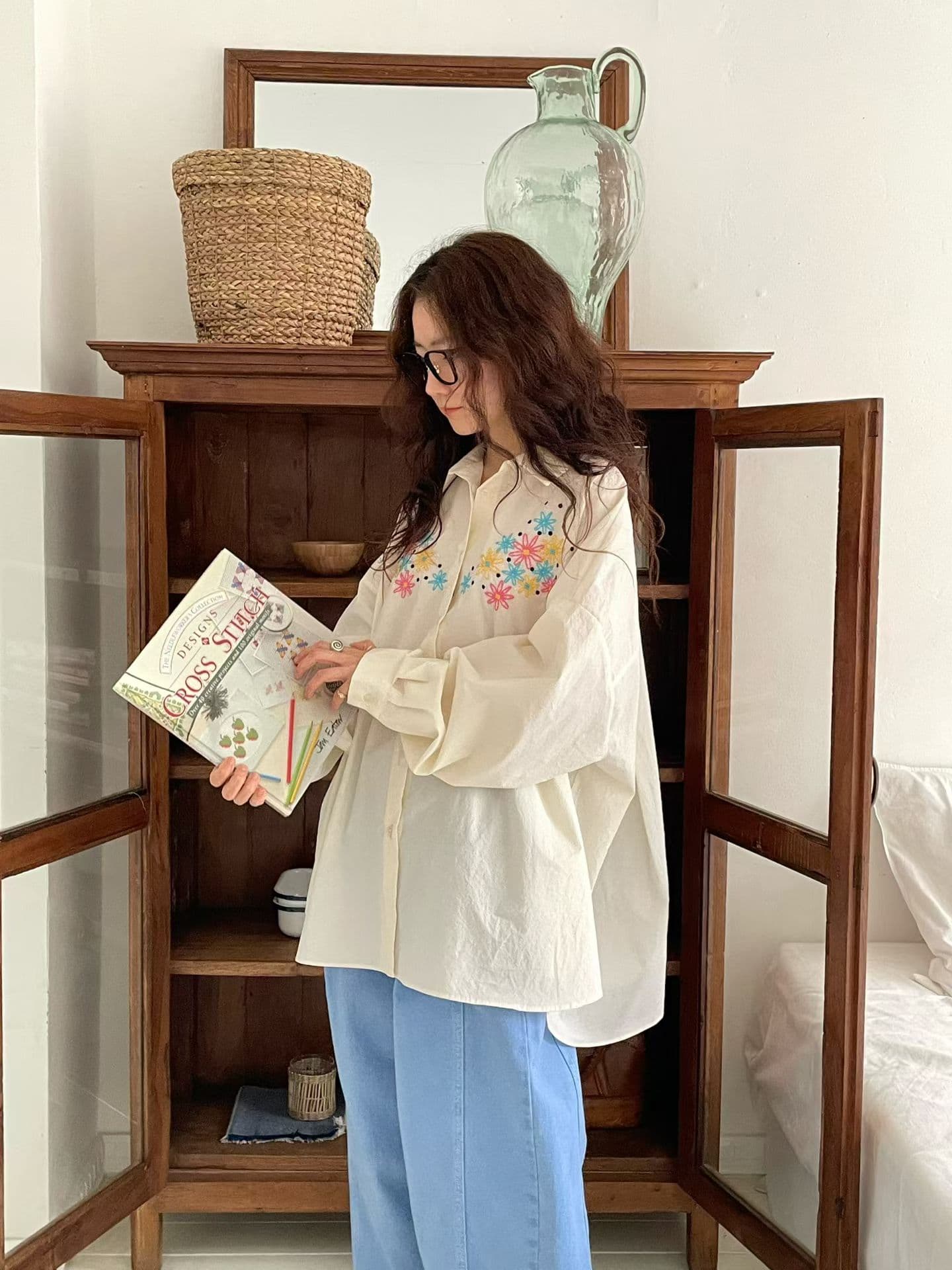 [VENTI] Decalcomania Embroidered Shirt 5
