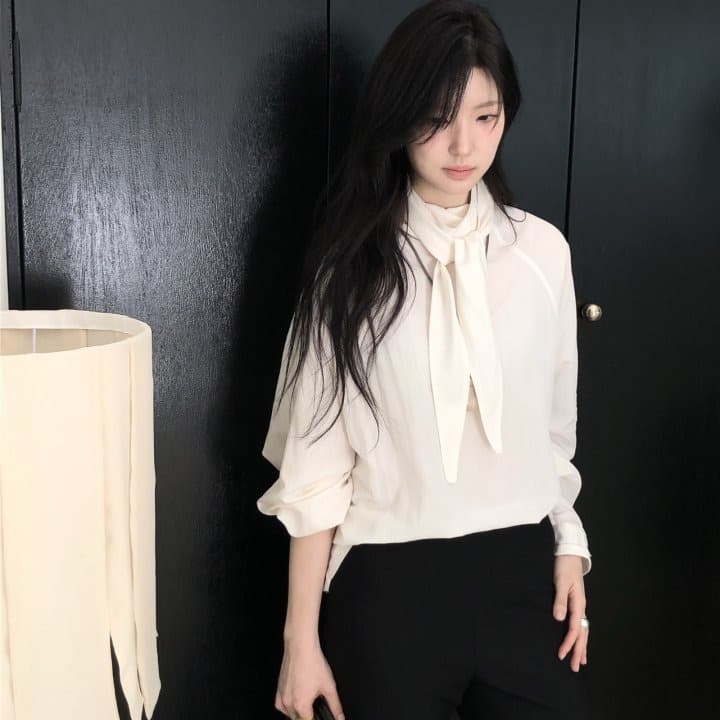 [LE BUTTER] Mer Scarf Blouse 1