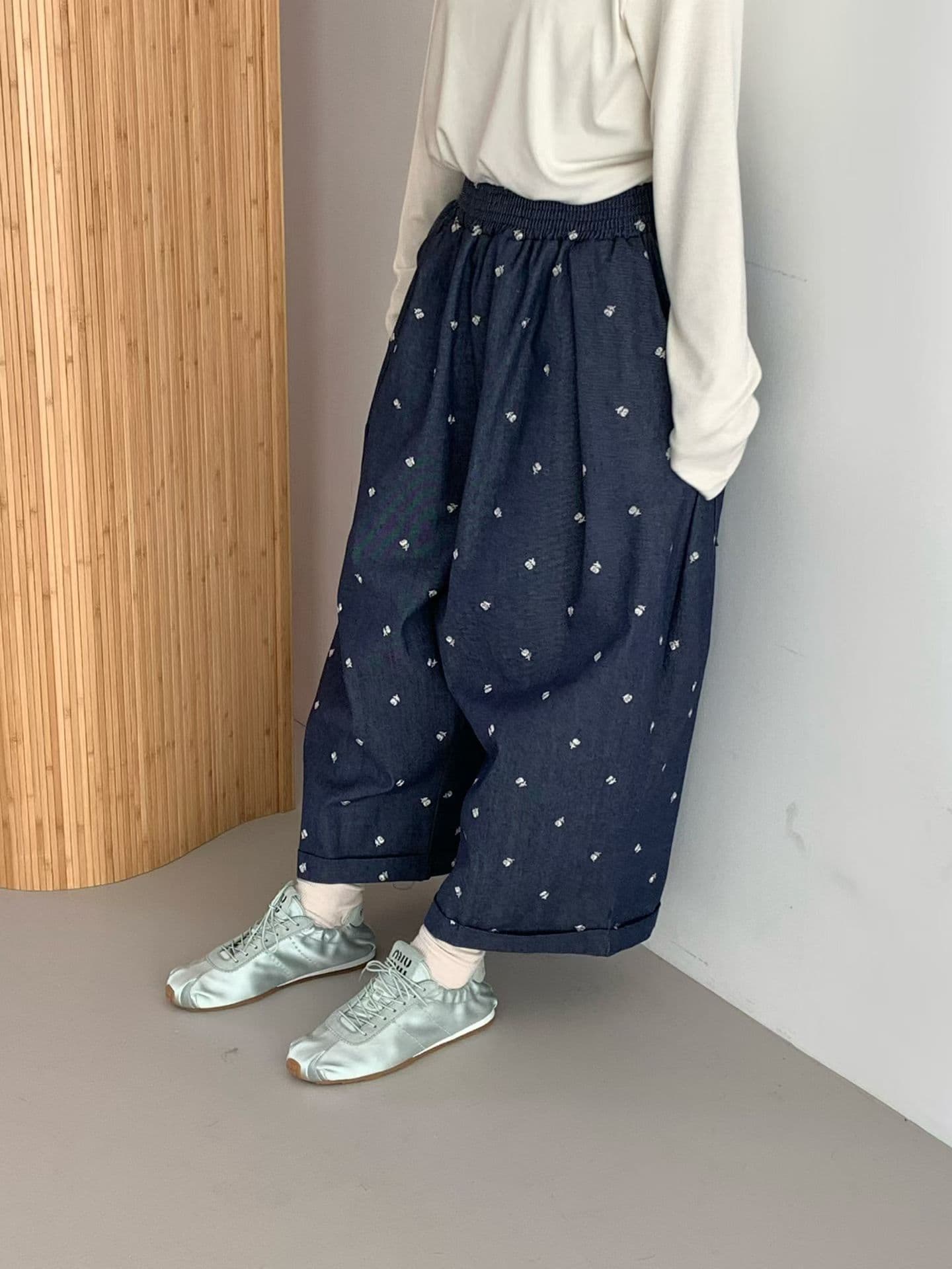 [VENTI] Berry Denim Embroidered Pants 2