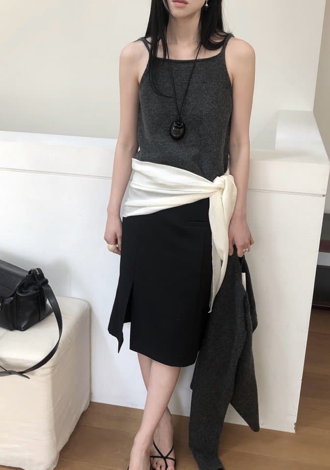 [LE BUTTER] Raccoon Tay Sleeveless Top 7