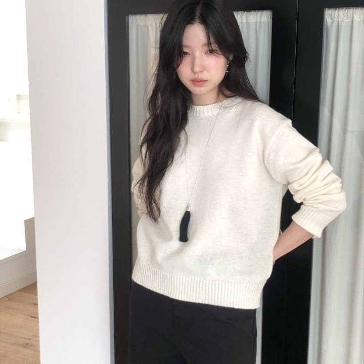 [LE BUTTER] Round Raccoon Knit 1