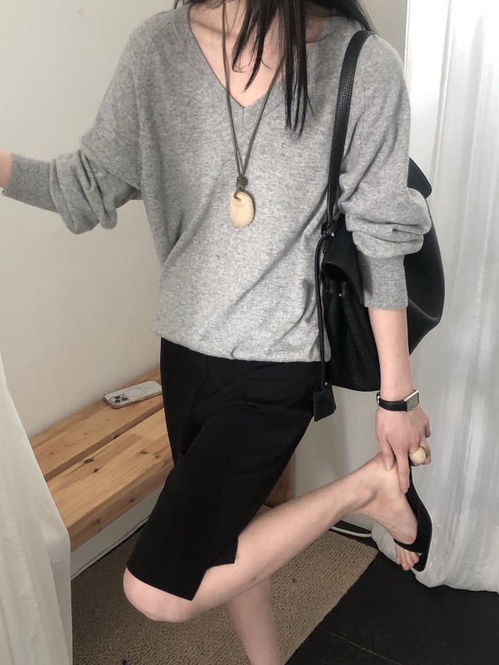 [LE BUTTER] Neuroe V-Neck Knit 4