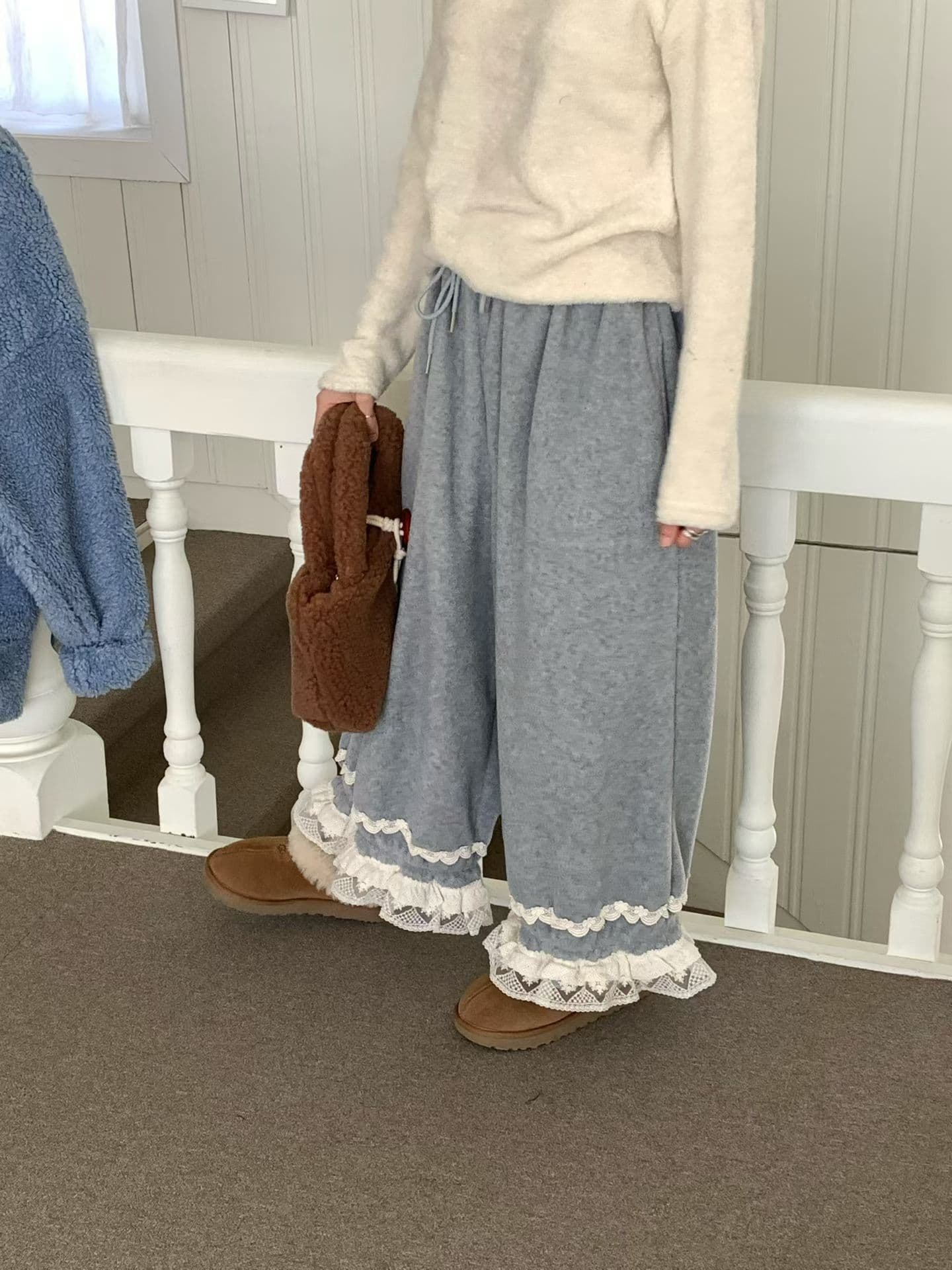 [VENTI] Emily Fleece Lace Jogger Pants 3