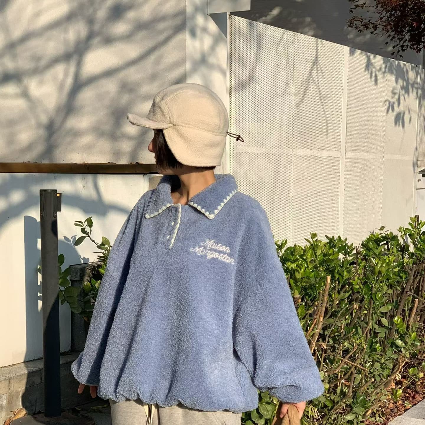 [VENTI] Mellow Collared Sweatshirt 1