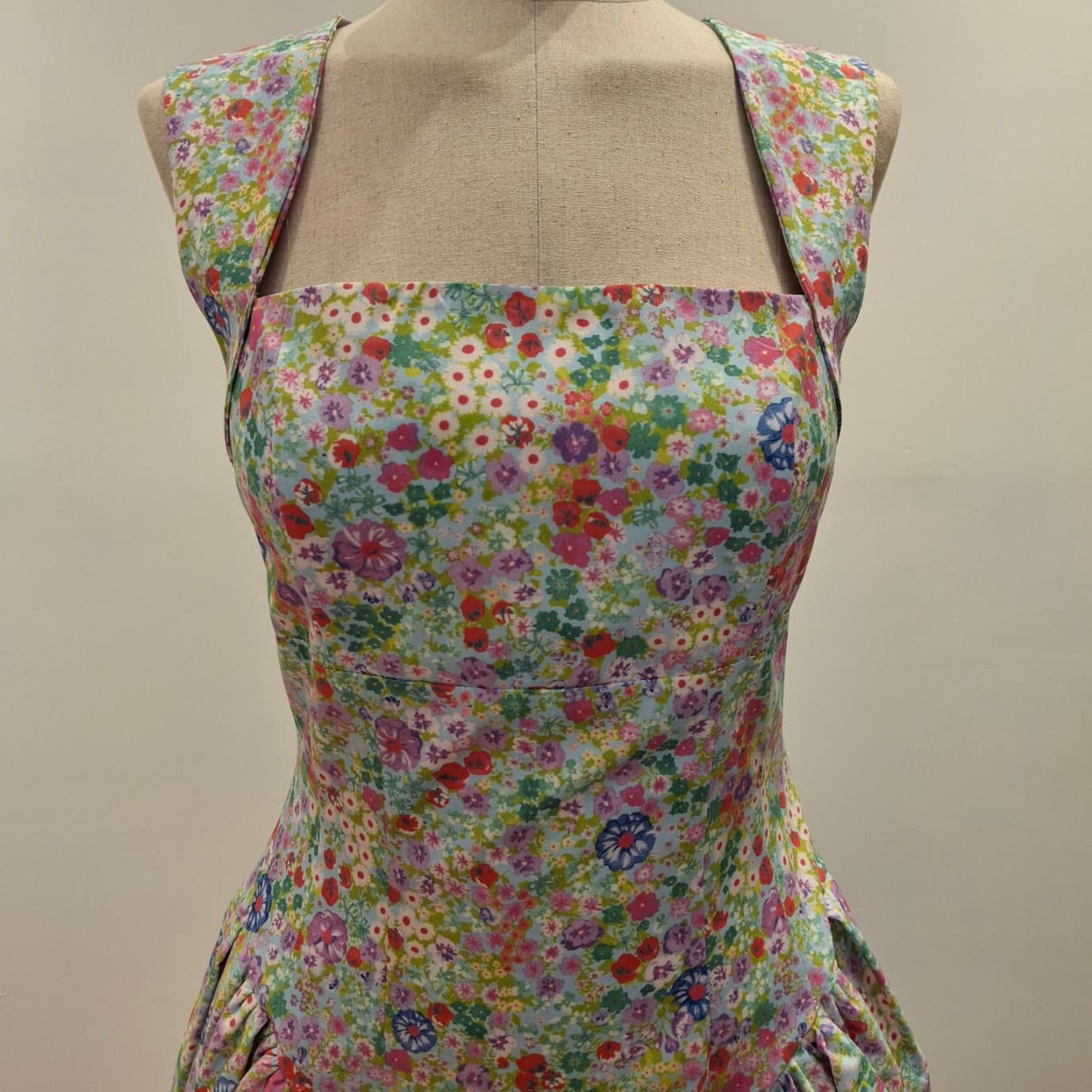 Flu Sleeveless Dress 3