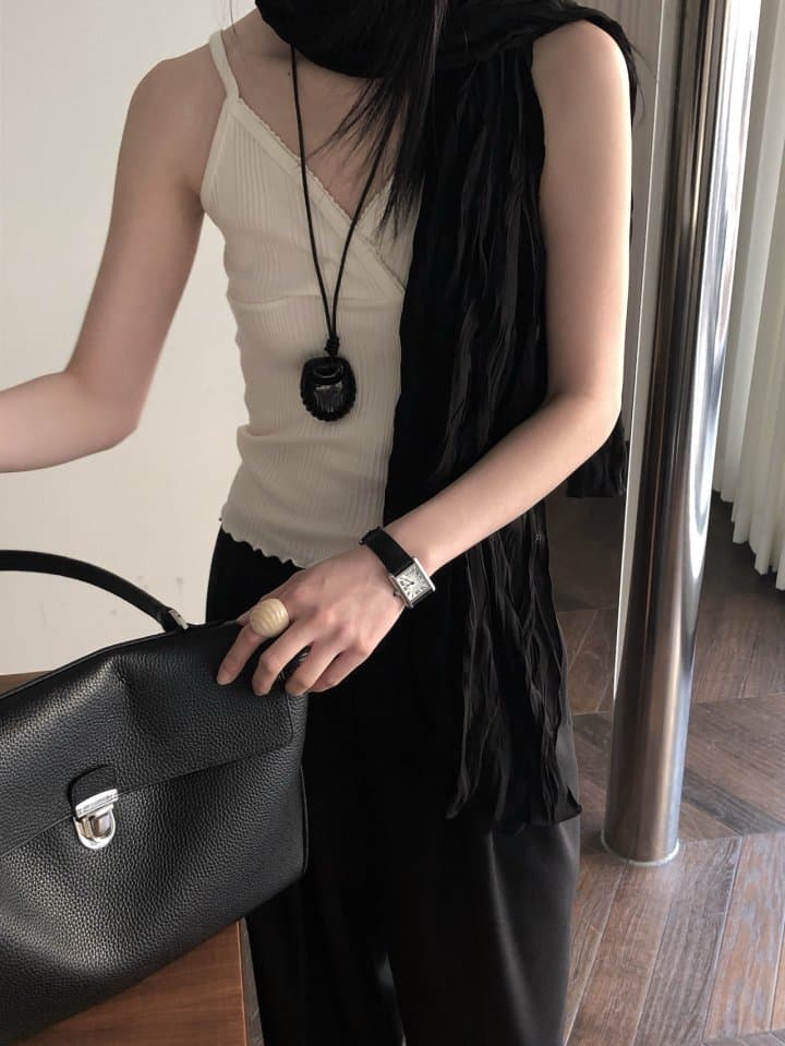[LE BUTTER] Senz Lace Sleeveless Top 3