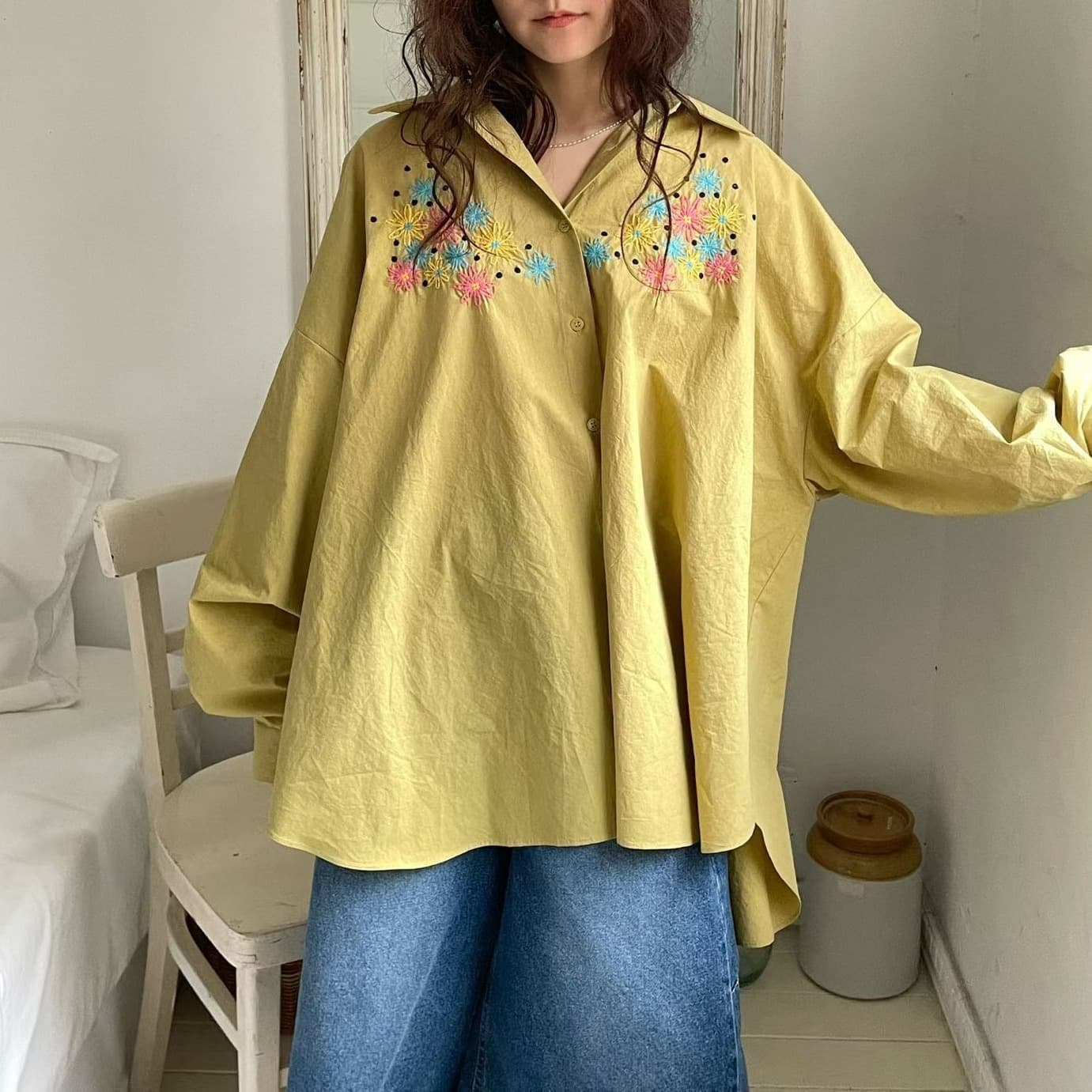 [VENTI] Decalcomania Embroidered Shirt 1