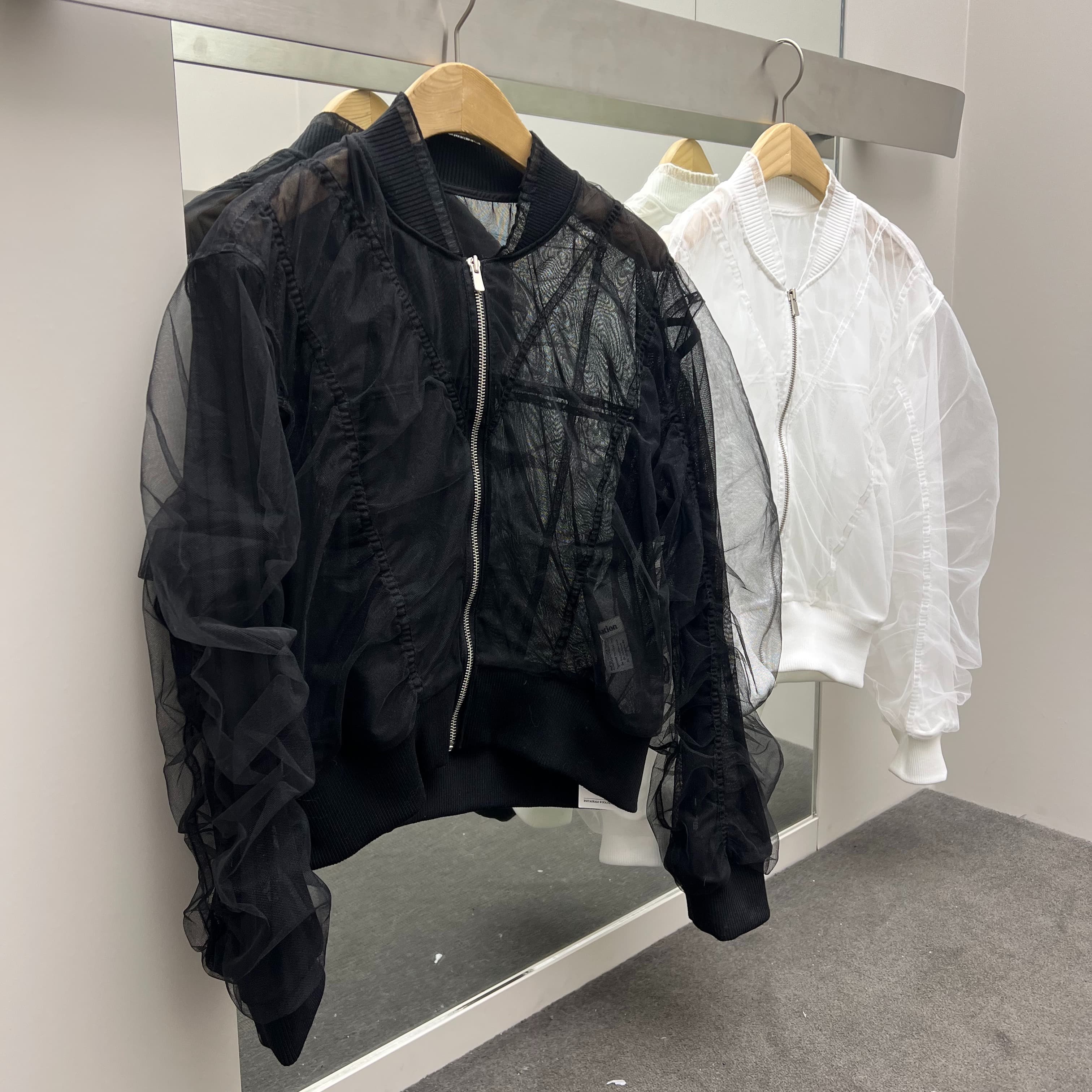 [FOUNDATION] Halo Mesh Double-Pleated Blazer 1