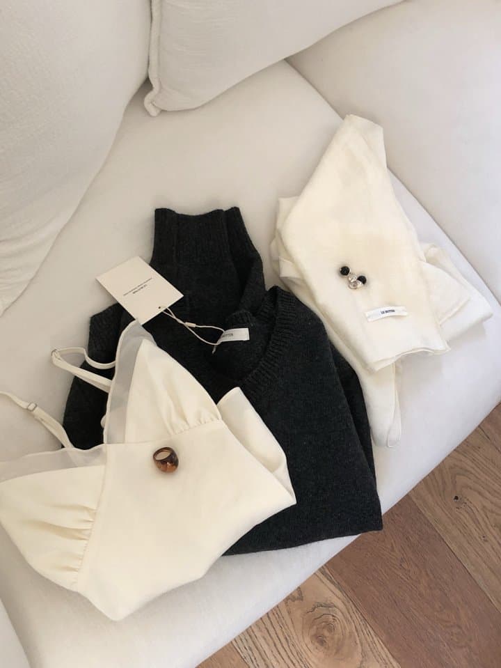 [LE BUTTER] Frill Slub Blouse 7