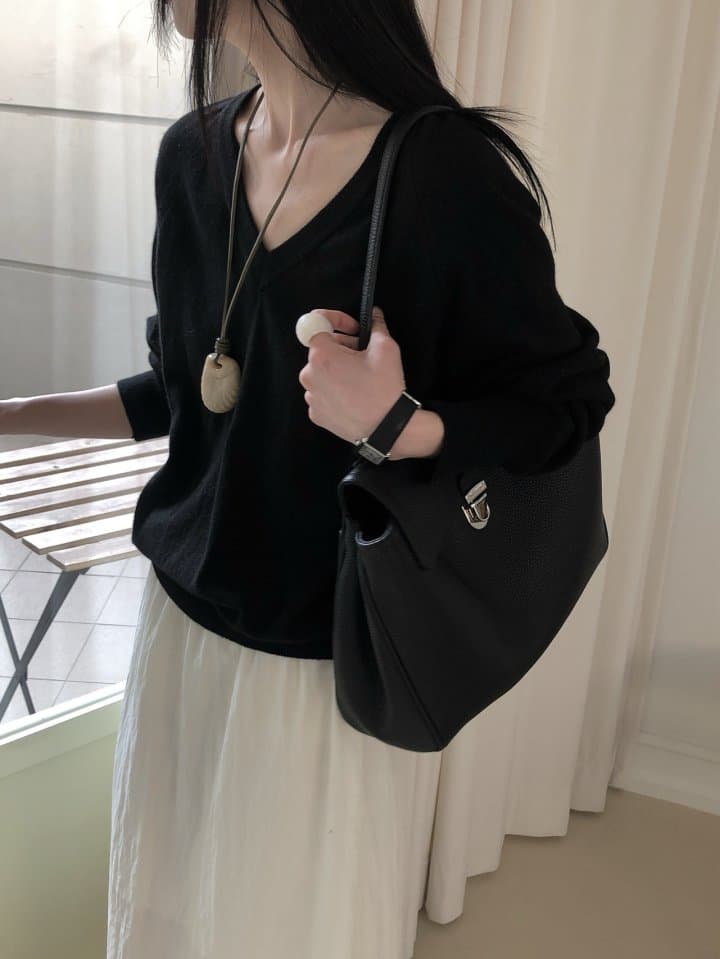 [LE BUTTER] Neuroe V-Neck Knit 5
