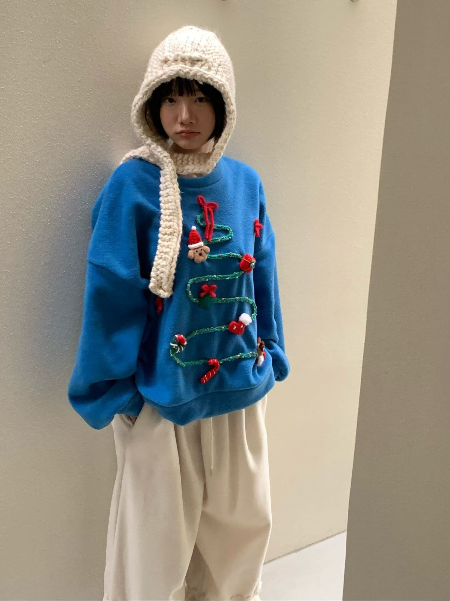[VENTI] Christmas Box Sweatshirt 8
