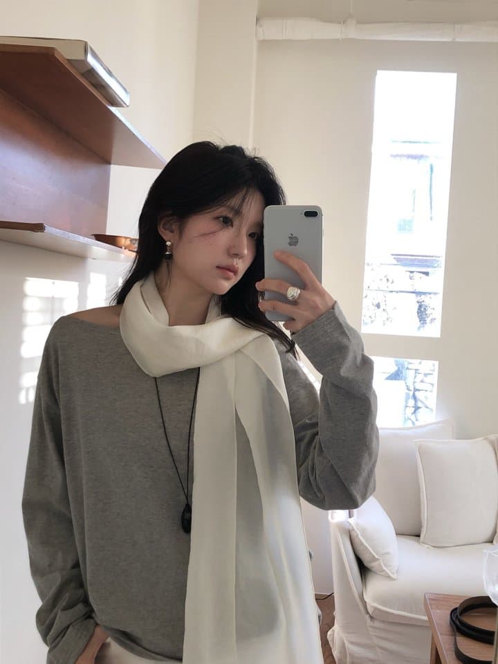 [LE BUTTER] Wide-Neck T-Shirt 3