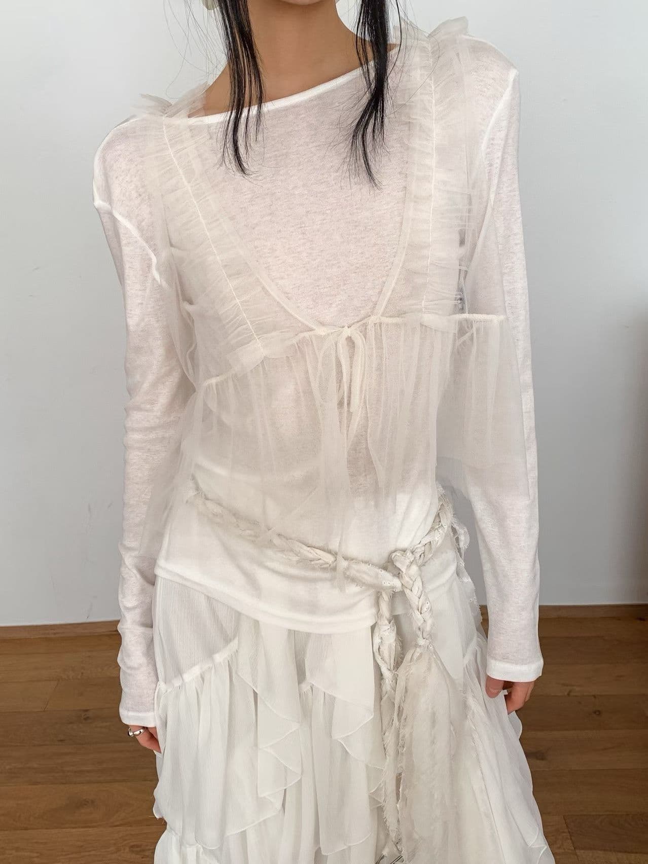 [FOUNDATION] Loose Ruffle Mesh Layered Vest 7