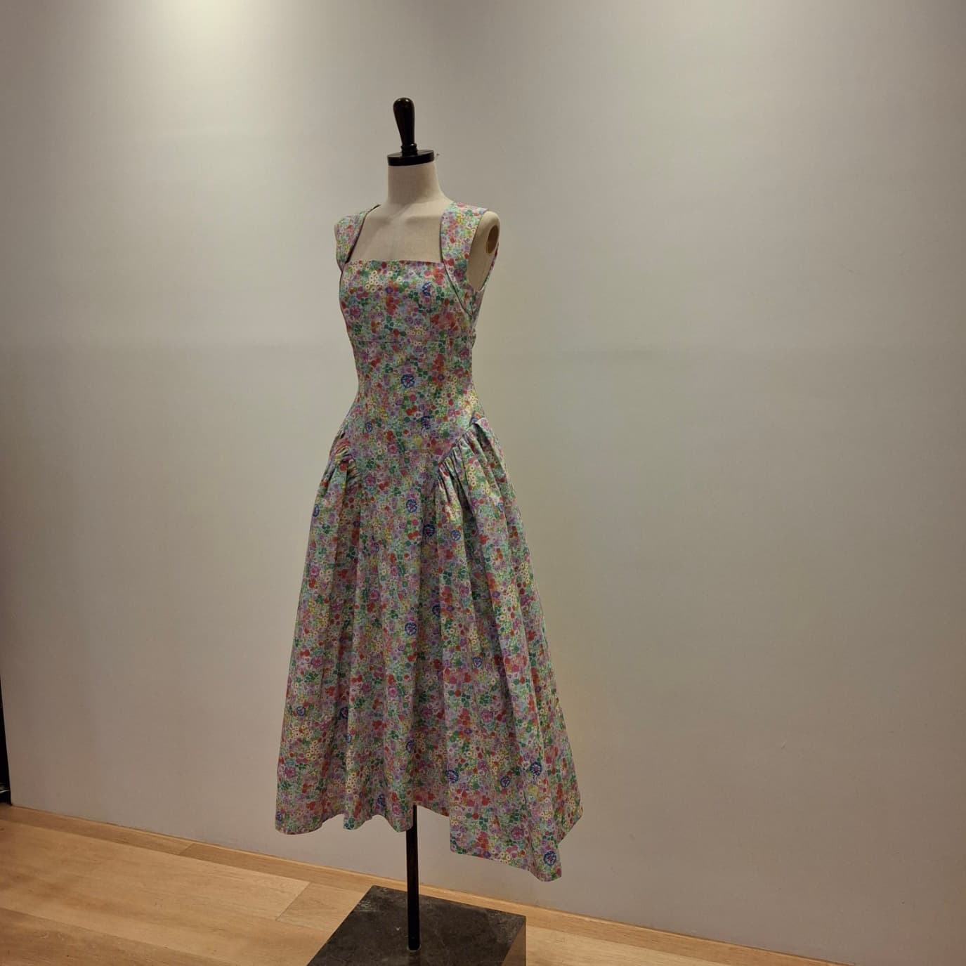 Flu Sleeveless Dress 6
