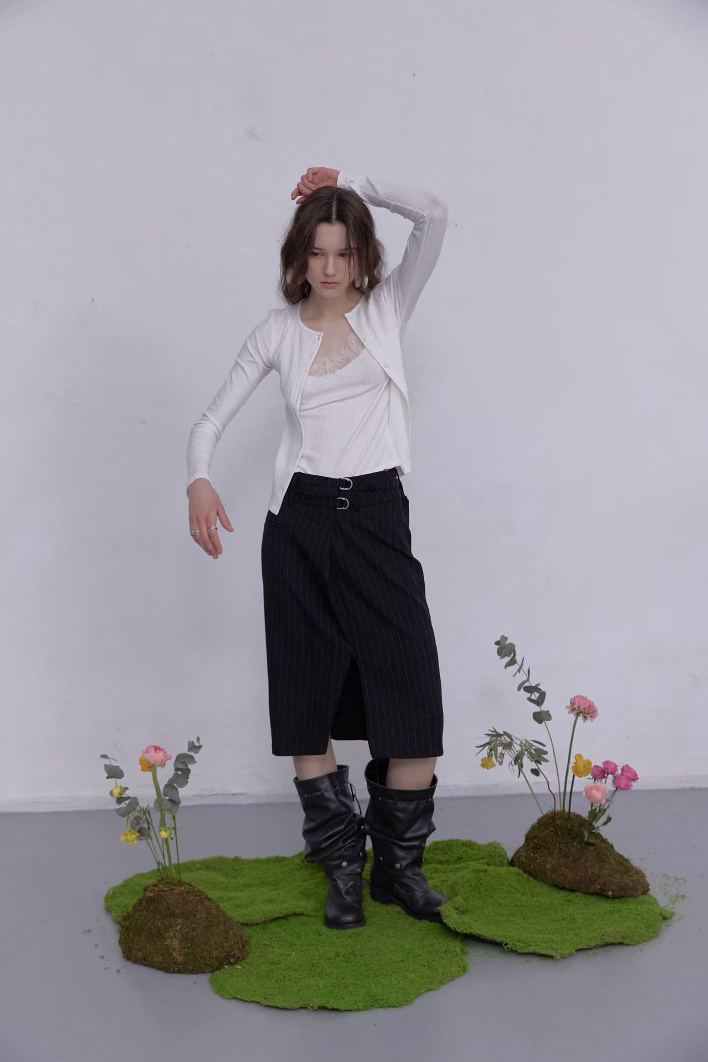 [FOUNDATION] Neutral Lace Sleeveless Top Cardigan Combo 5