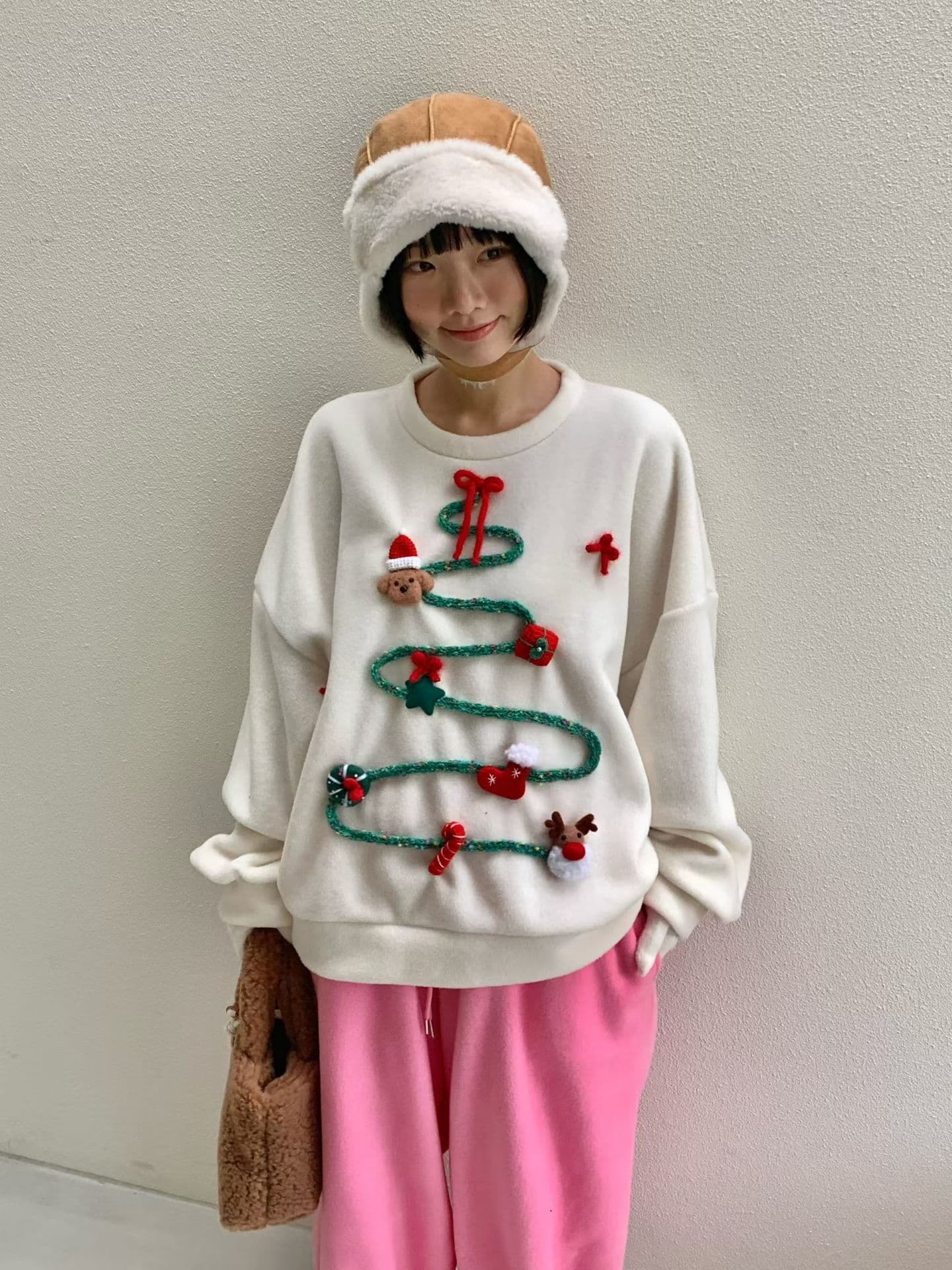 [VENTI] Christmas Box Sweatshirt 3