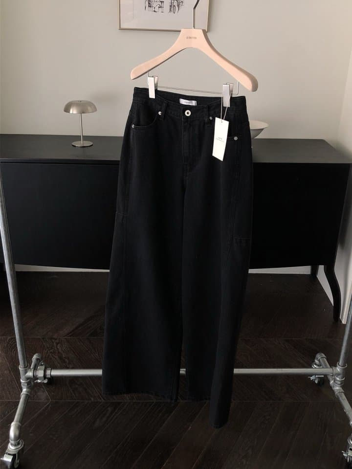 [LE BUTTER] Epor Black Jeans 4
