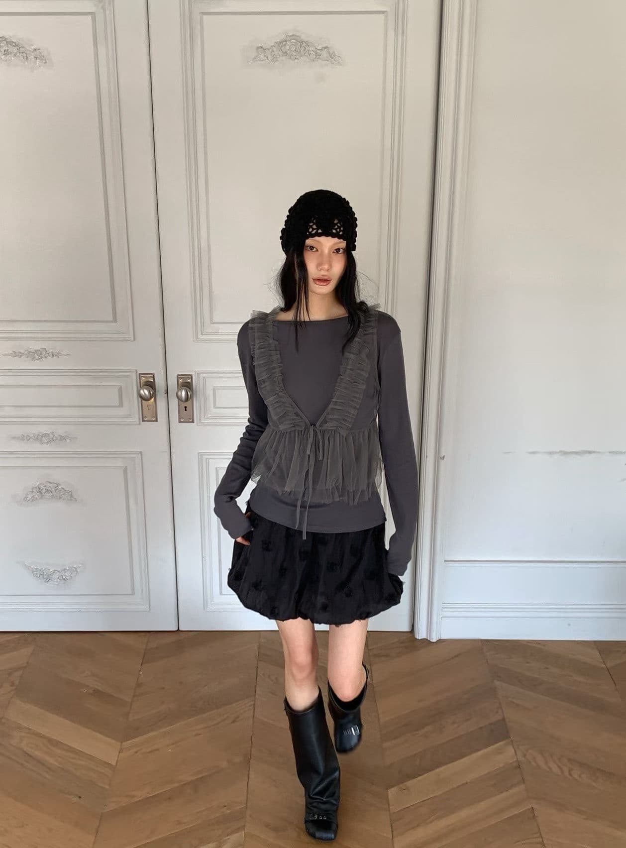 [FOUNDATION] Loose Ruffle Mesh Layered Vest 4