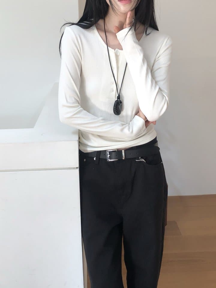 [LE BUTTER] Ribbed Button T-Shirt 6