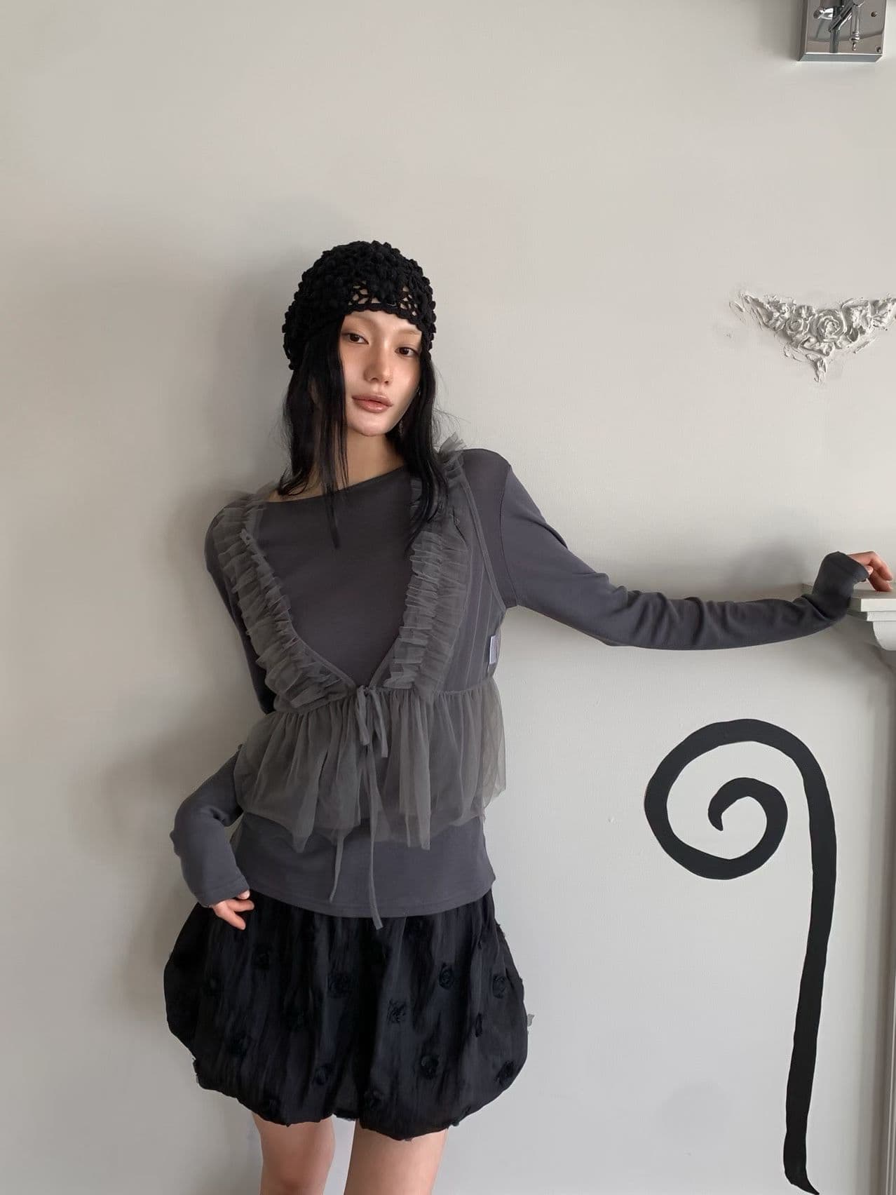 [FOUNDATION] Loose Ruffle Mesh Layered Vest 4