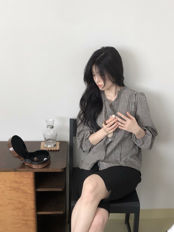 [LE BUTTER] Jane Frill Blouse 9