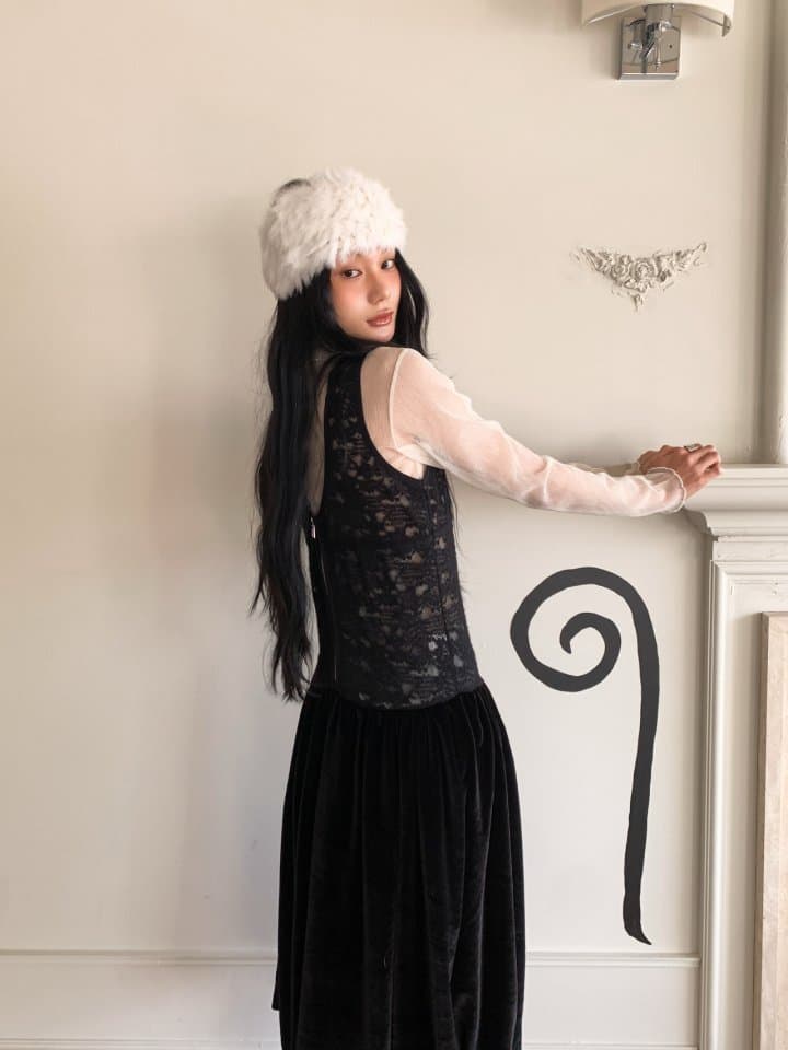 [FOUNDATION] Lace Velvet Balloon Dress 5
