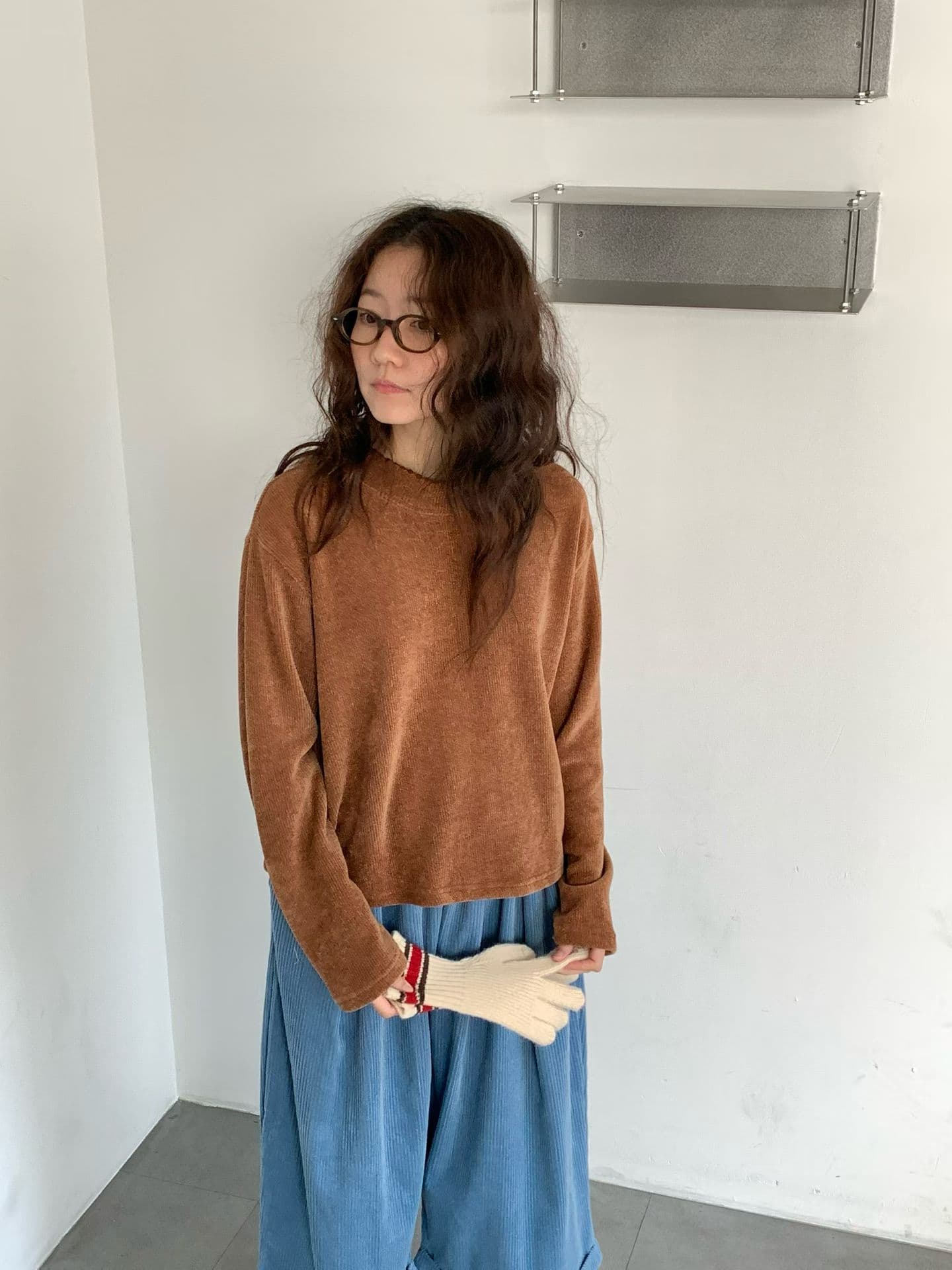 [VENTI] Pongdang Velvet Mock Neck T-Shirt 5