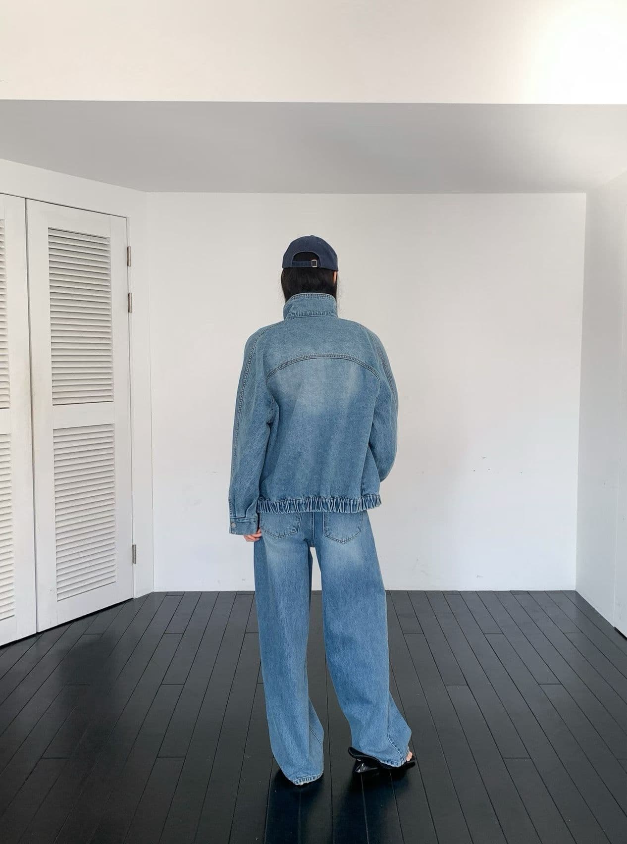[FOUNDATION] Rough Washed Denim Wide Pants 6