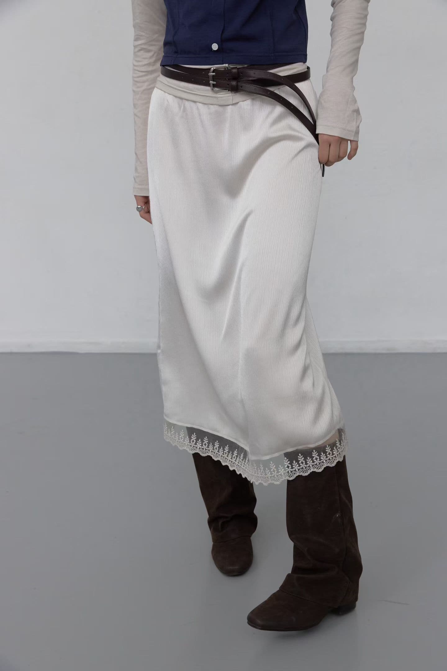 [FOUNDATION] Loin Lace Satin Banded Skirt 10