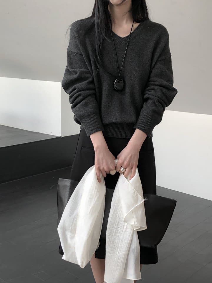 [LE BUTTER] Cashmere V-Neck Knit 7