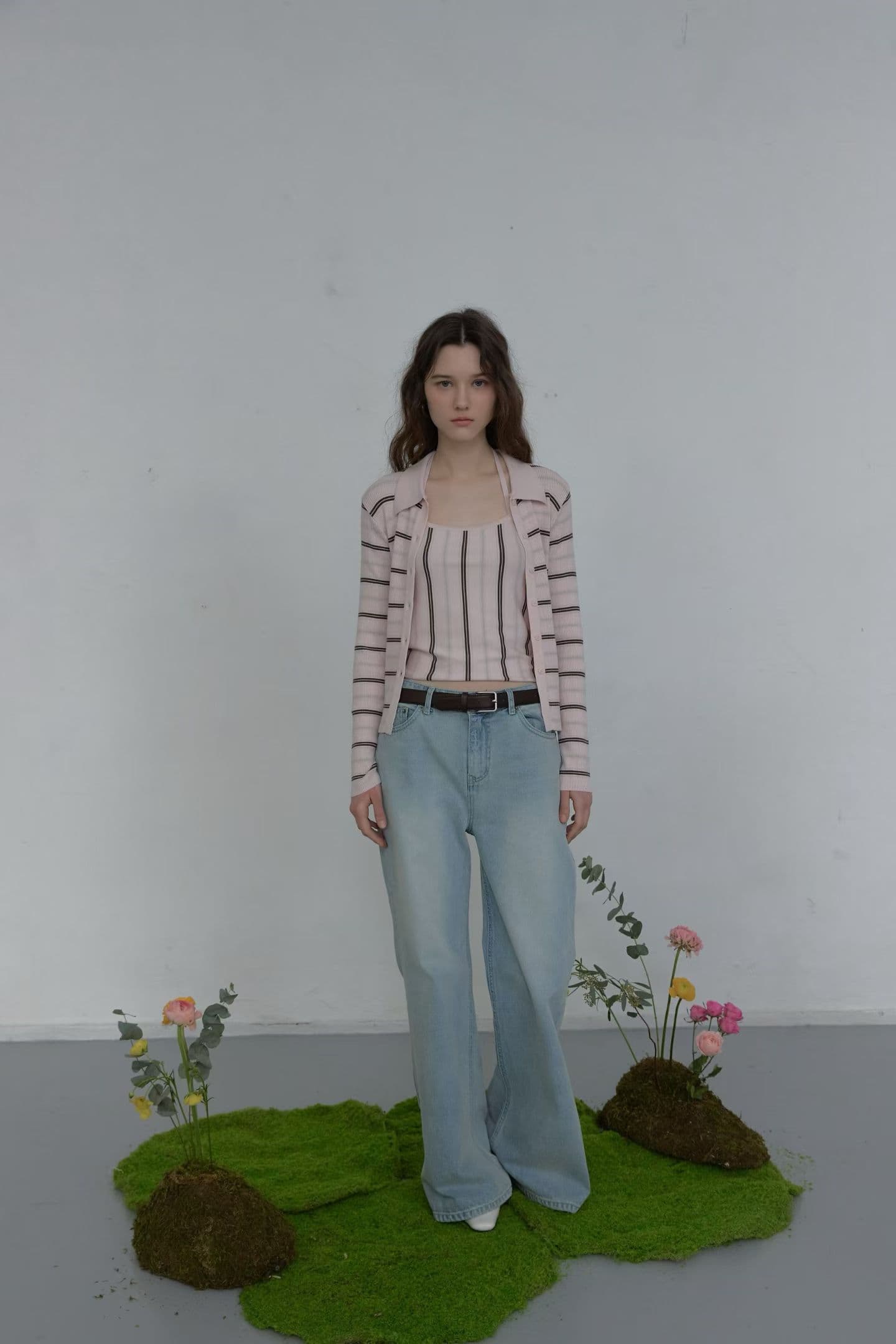 [FOUNDATION] Dwen Wrap Semi-Bootcut Washed Denim Pants Set 6