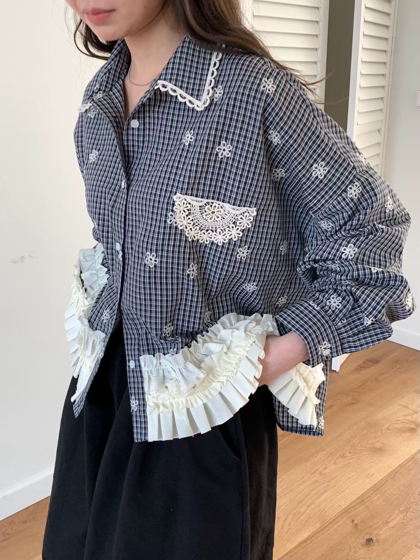 [VENTI] Jeje Frill Lace Jacket 9