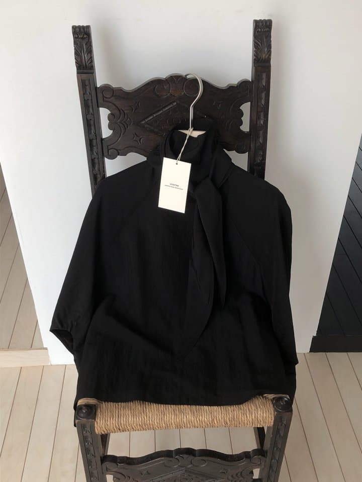 [LE BUTTER] Mer Scarf Blouse 8