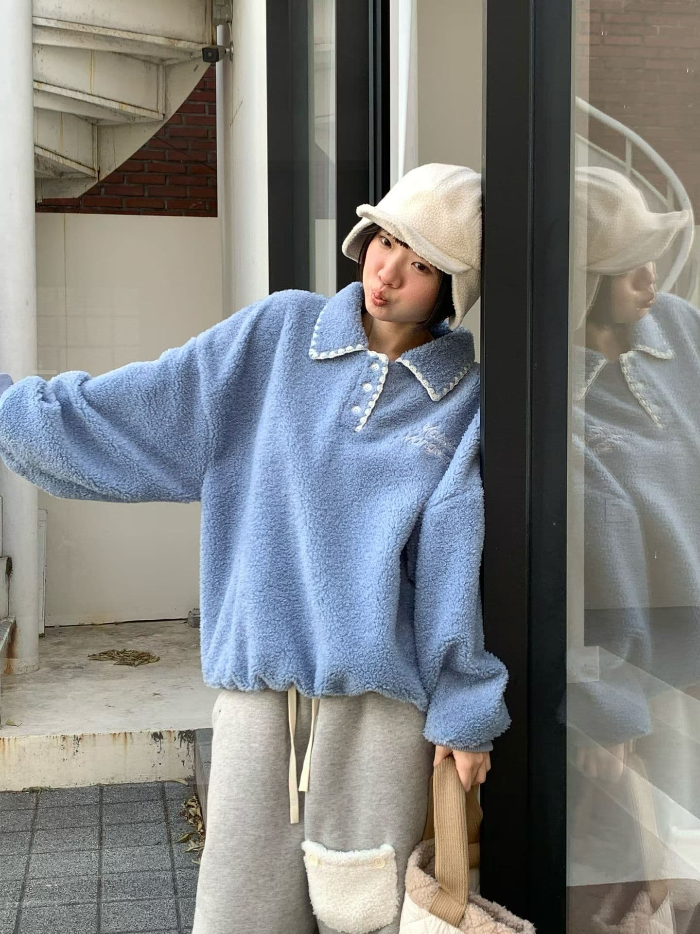 [VENTI] Mellow Collared Sweatshirt 7