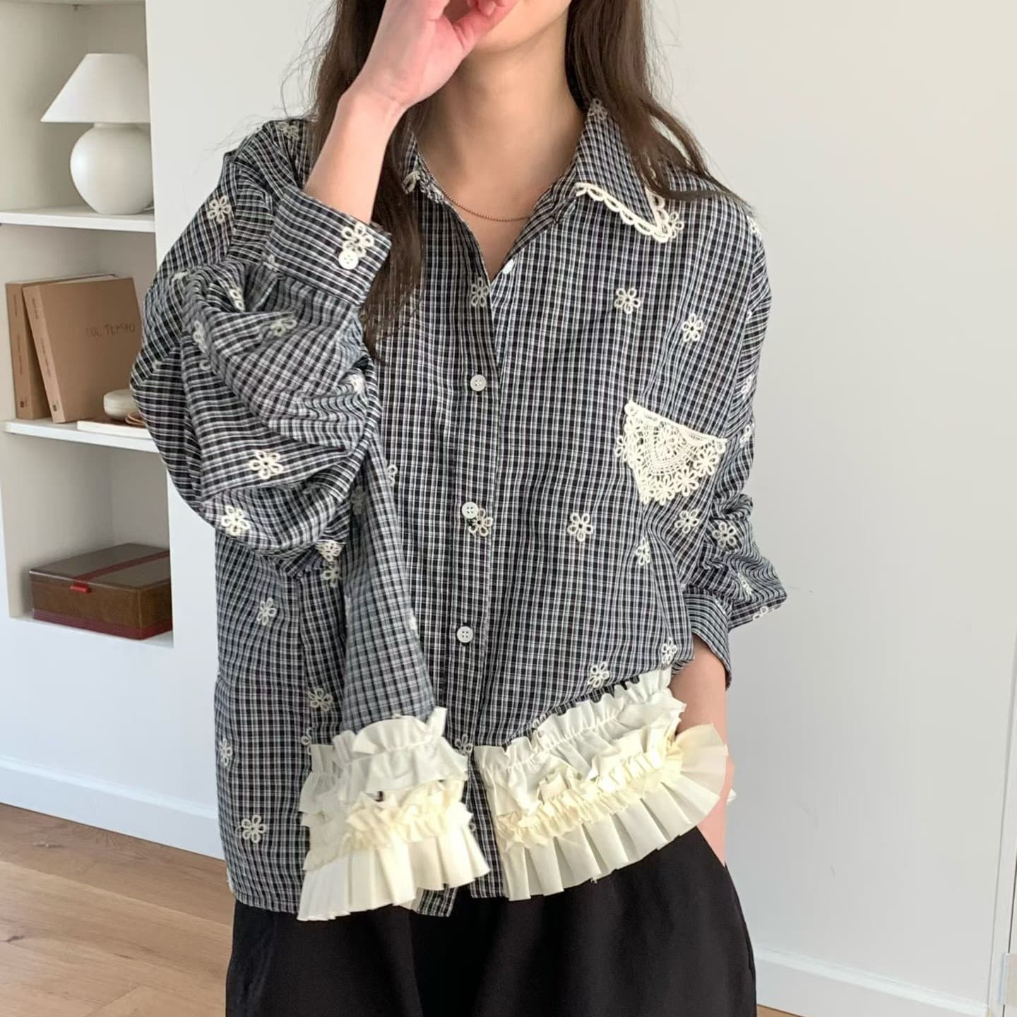 [VENTI] Jeje Frill Lace Jacket 1