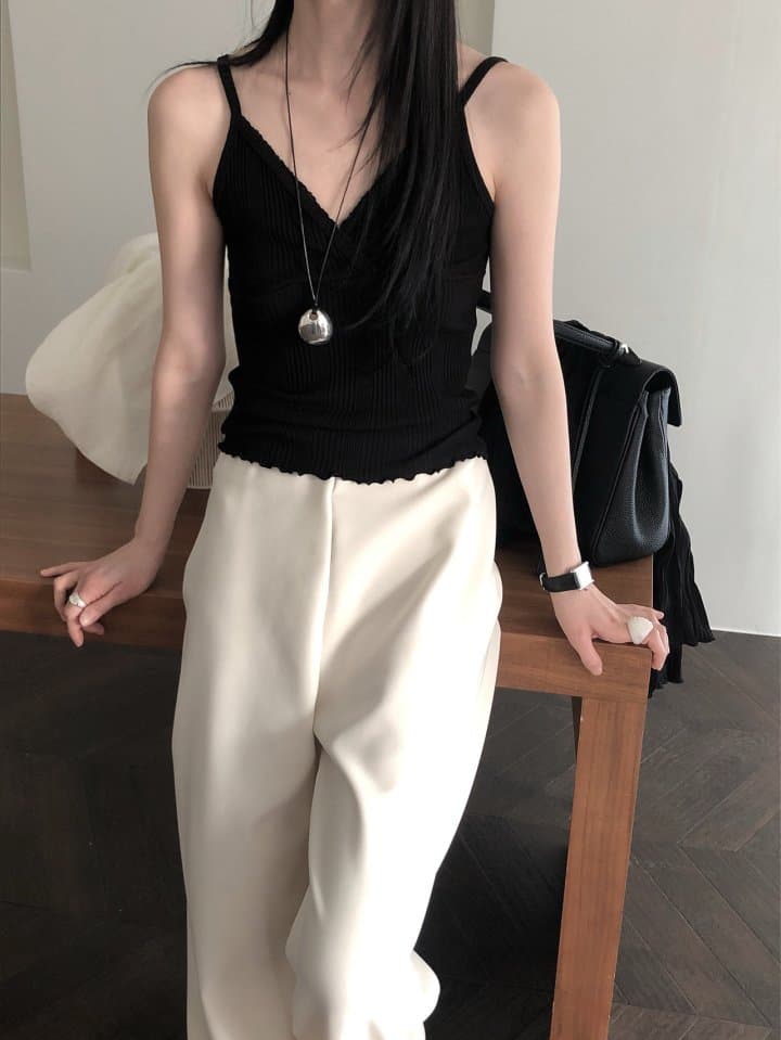 [LE BUTTER] Senz Lace Sleeveless Top 9