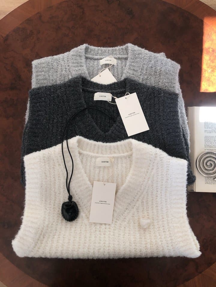 [LE BUTTER] Alpaca Vest 9
