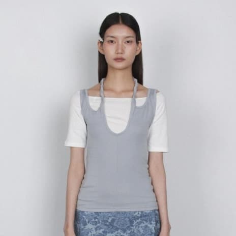 [TEXTURE] Lek Slim-Fit Halter Sleeveless Top