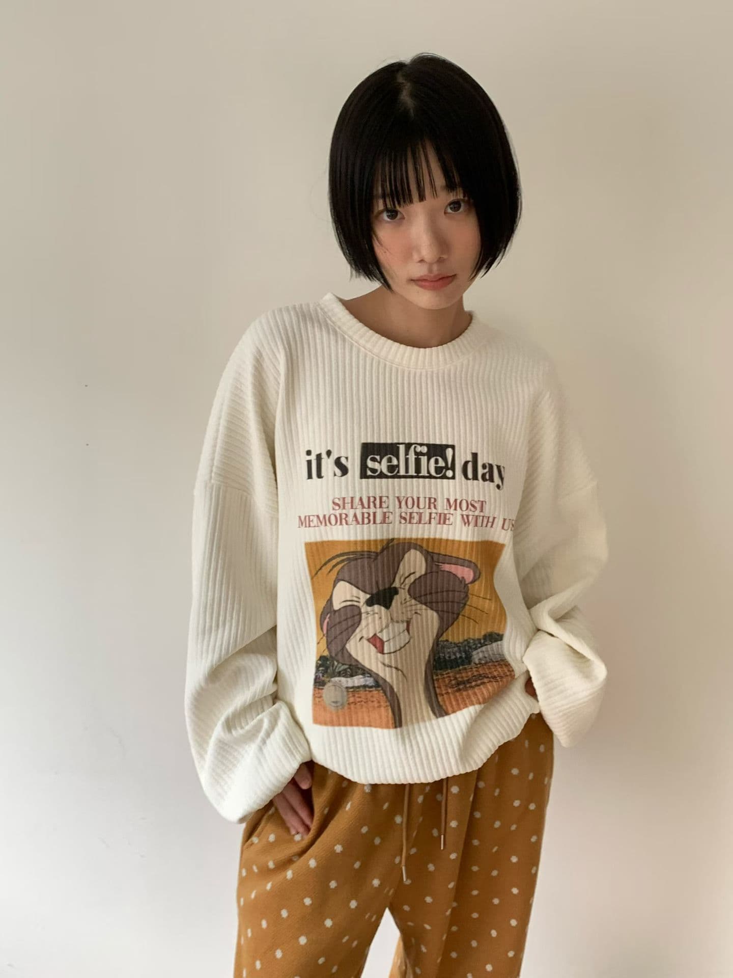 [VENTI] Selfie Sweatshirt 3