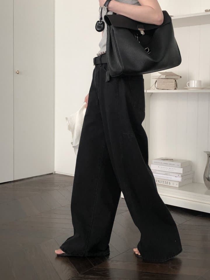 [LE BUTTER] Epor Black Jeans 6