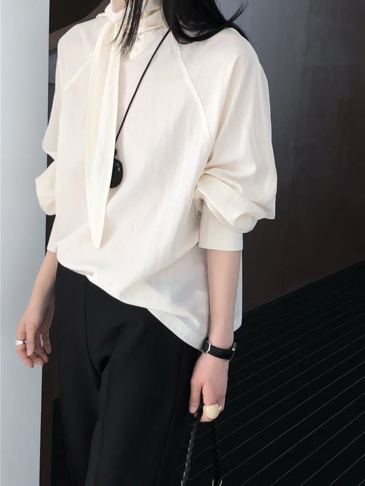[LE BUTTER] Mer Scarf Blouse 9