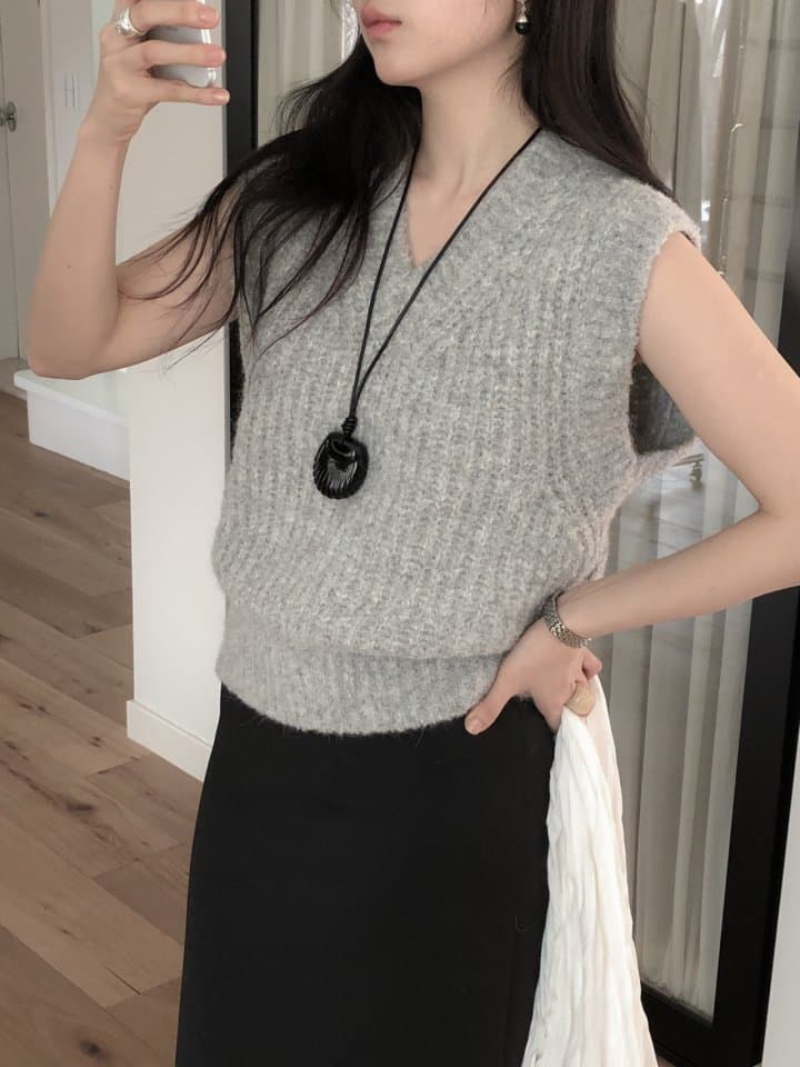 [LE BUTTER] Alpaca Vest 10