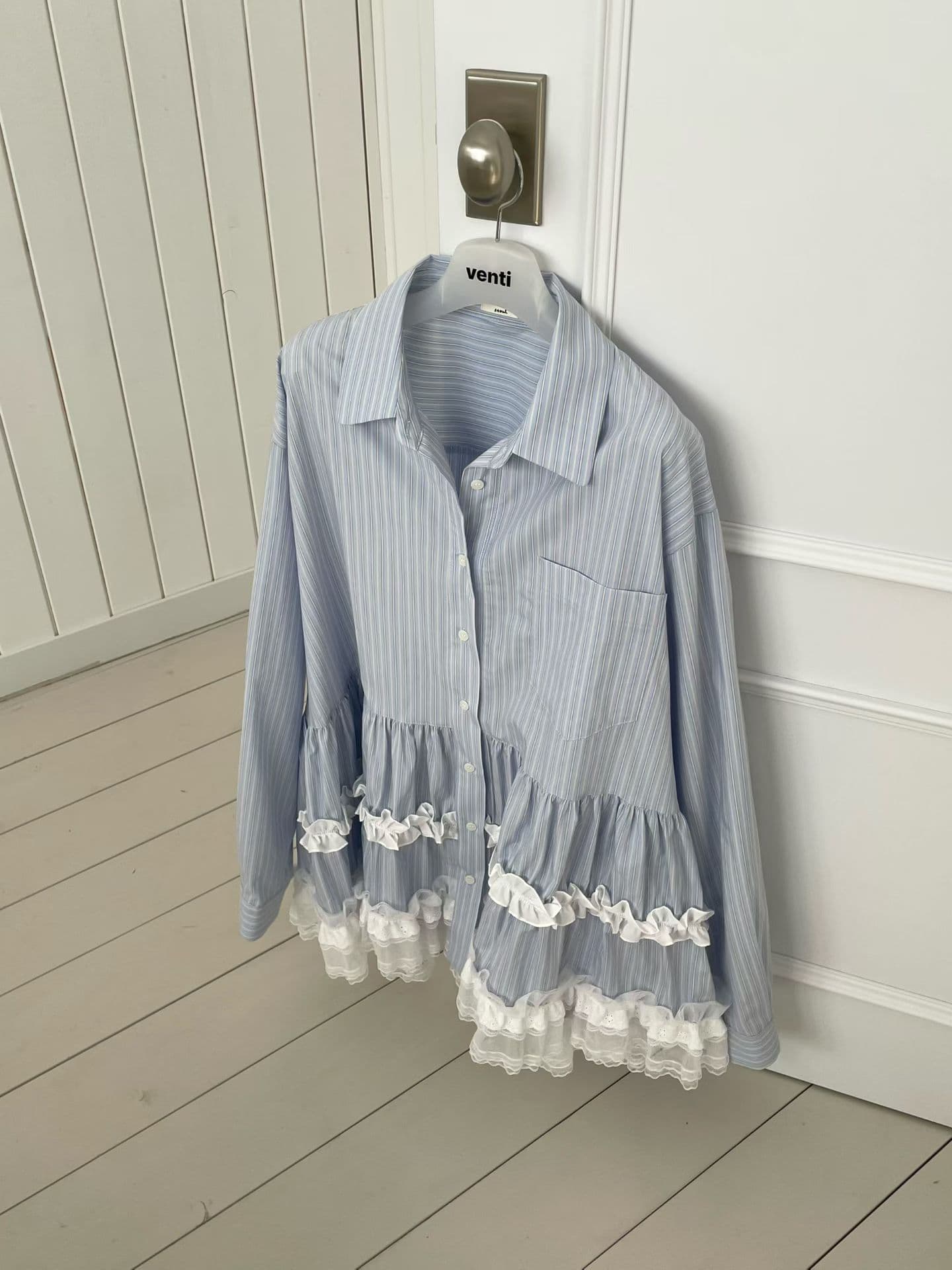 [VENTI] Frill Tiered Lace Shirt 10