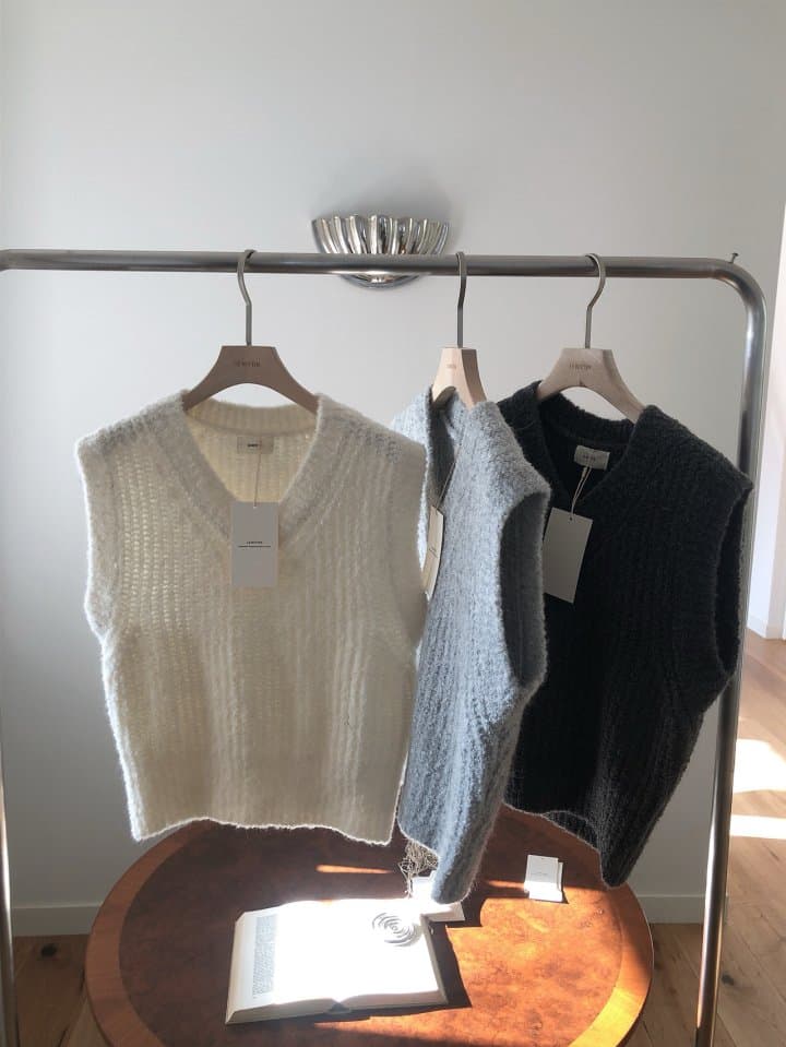 [LE BUTTER] Alpaca Vest 4
