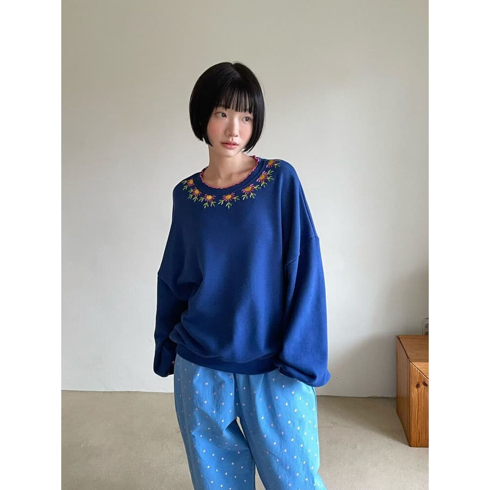 [VENTI] Cos Embroidered Sweatshirt 4
